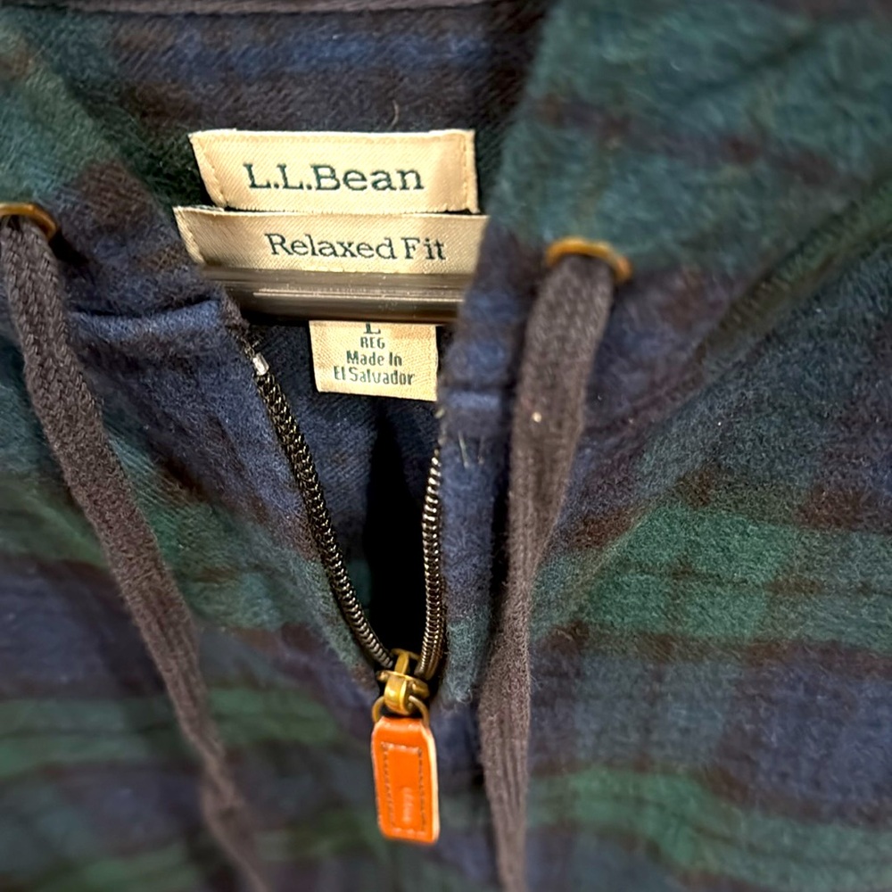LL Bean Relaxed fit woman’s full zip hoodie - Picture 2 of 3